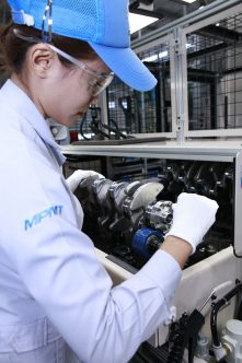 タイ王国チョンブリ県にあるパワートレイン生産拠点「マツダパワートレインマニュファクチャリング（タイランド） Co., Ltd.」（以下、MPMT）のエンジン機械加工工場