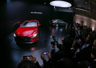 Mazda3を世界初公開