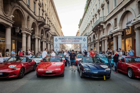 ロードスター30周年 イタリア トリノ MX-5 ICON'S DAY パレード