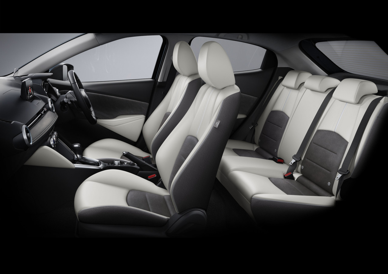 Mazda2に特別仕様車と新外板色を追加しました Mazda マツダ公式ブログ Zoom Zoom Blog